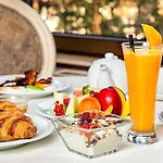 Maxi Park & 5* Velingrad