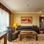 Maxi Park & Hotel