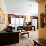Maxi Park & 5* Velingrad