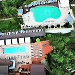 Maxi Park & 5* Velingrad