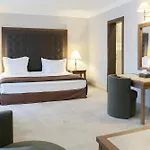 Maxi Park & Hotel