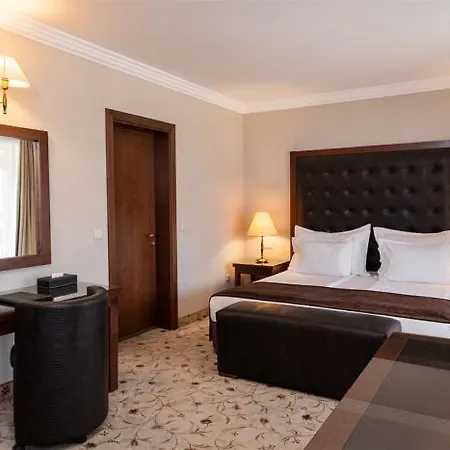Maxi Park & Hotel 5*
