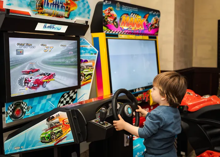 Maxi Park & Welingrad