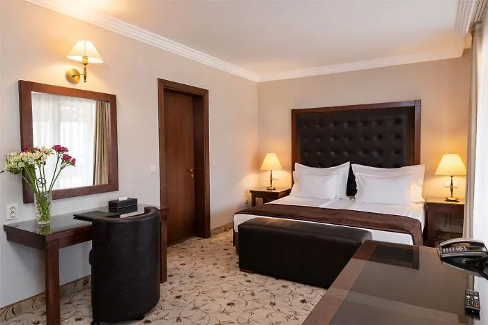 Maxi Park & Hotel 5*