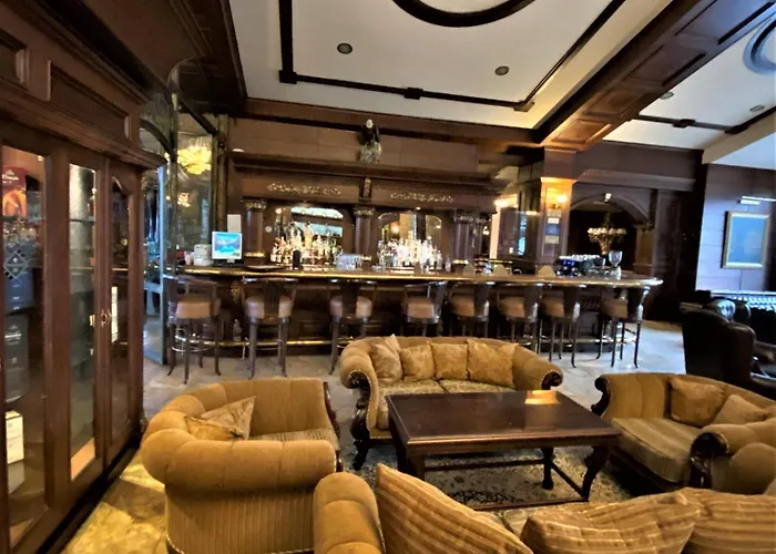 Maxi Park & Hotel Welingrad