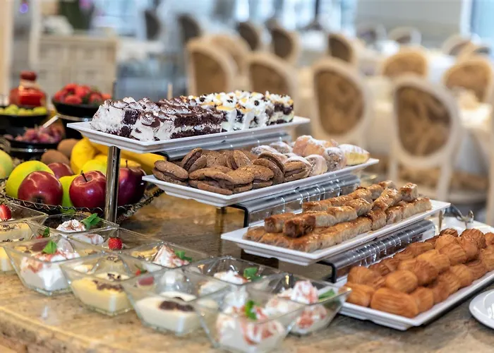 Maxi Park & Velingrad